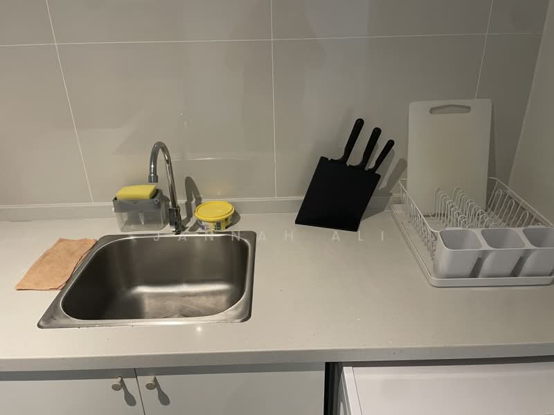 Pangsapuri untuk Dijual di Ooak Serviced Apartments @ Kiara 163 - Jannah Ali - Kitchen - PropertyGuru.com.my