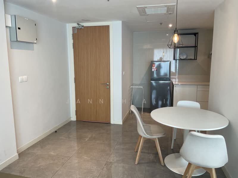 Pangsapuri untuk Dijual di Ooak Serviced Apartments @ Kiara 163 - Jannah Ali - Kitchen - PropertyGuru.com.my