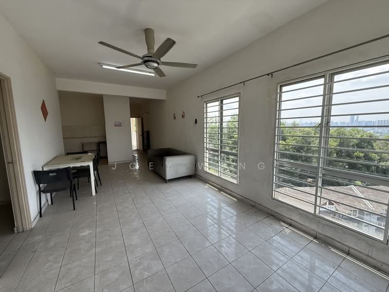 Pangsapuri untuk Disewa di Pangsapuri Merak - Joey Wong - Living Room - PropertyGuru.com.my
