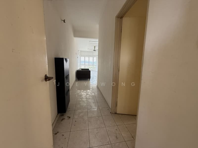 Pangsapuri untuk Disewa di Pangsapuri Merak - Joey Wong - Corridor - PropertyGuru.com.my