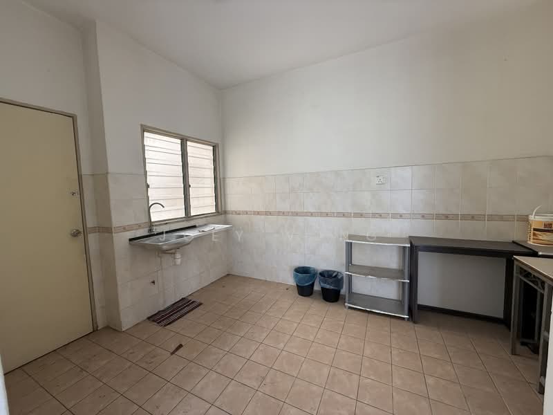Pangsapuri untuk Disewa di Pangsapuri Merak - Joey Wong - Kitchen - PropertyGuru.com.my