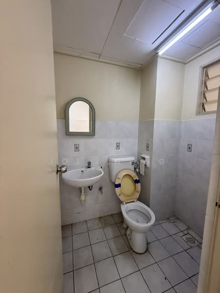 Pangsapuri untuk Disewa di Pangsapuri Merak - Joey Wong - Bathroom - PropertyGuru.com.my