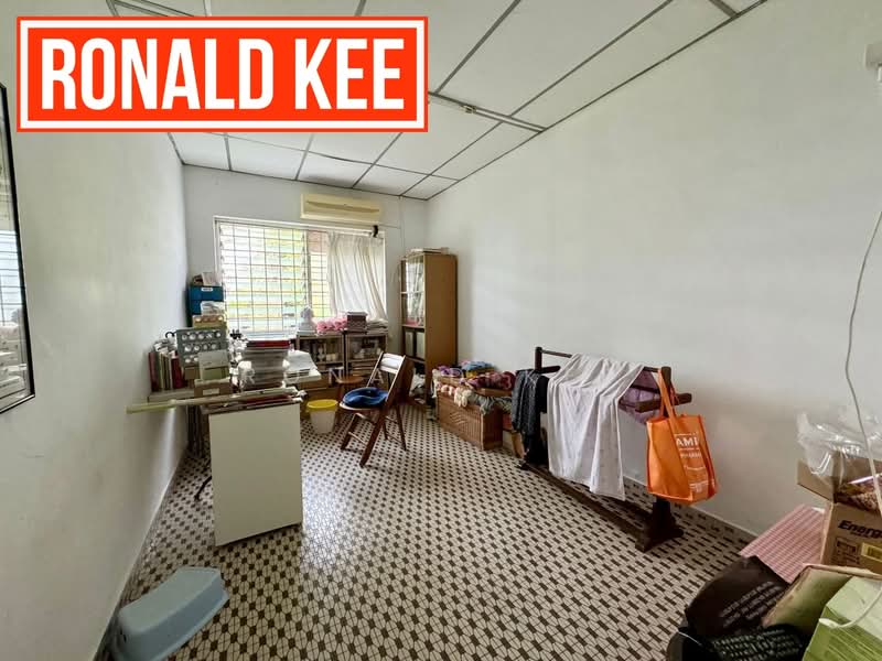 Rumah Berkembar untuk Dijual di Taman Ayer Rajah (Pulau Tikus) - Ronald Kee - Study - PropertyGuru.com.my