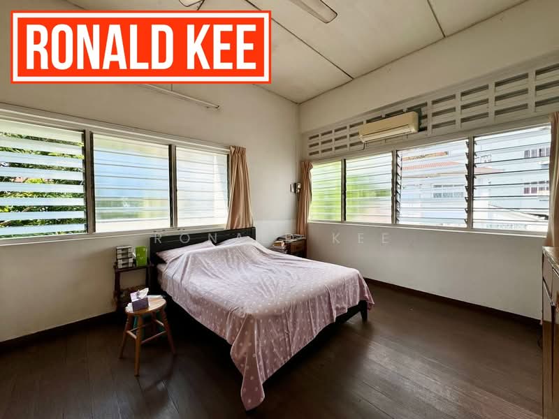 Rumah Berkembar untuk Dijual di Taman Ayer Rajah (Pulau Tikus) - Ronald Kee - Bedroom - PropertyGuru.com.my