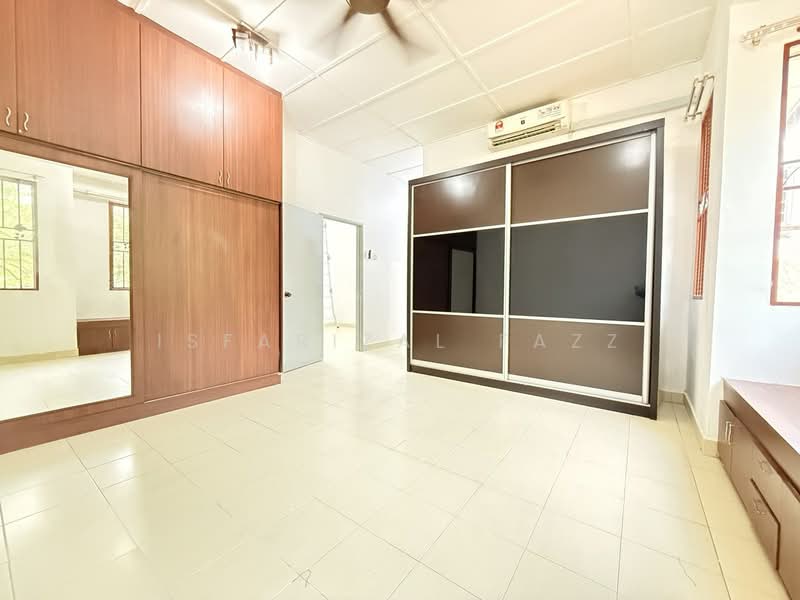 2-storey Terraced House for Sale in Alam Budiman (Shah Alam) - Isfarizal fazz - Bedroom - PropertyGuru.com.my