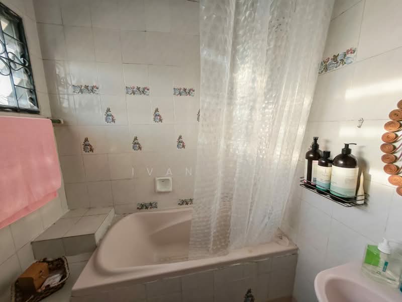 Rumah Banglo untuk Dijual di SS1 (Petaling Jaya) - Ivan Lee - Bathroom - PropertyGuru.com.my
