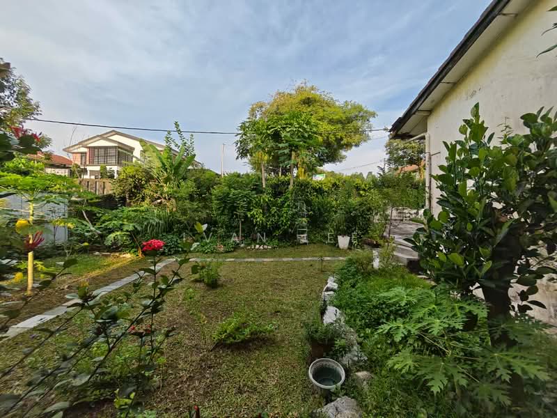 Rumah Banglo untuk Dijual di SS1 (Petaling Jaya) - Ivan Lee - Garden - PropertyGuru.com.my