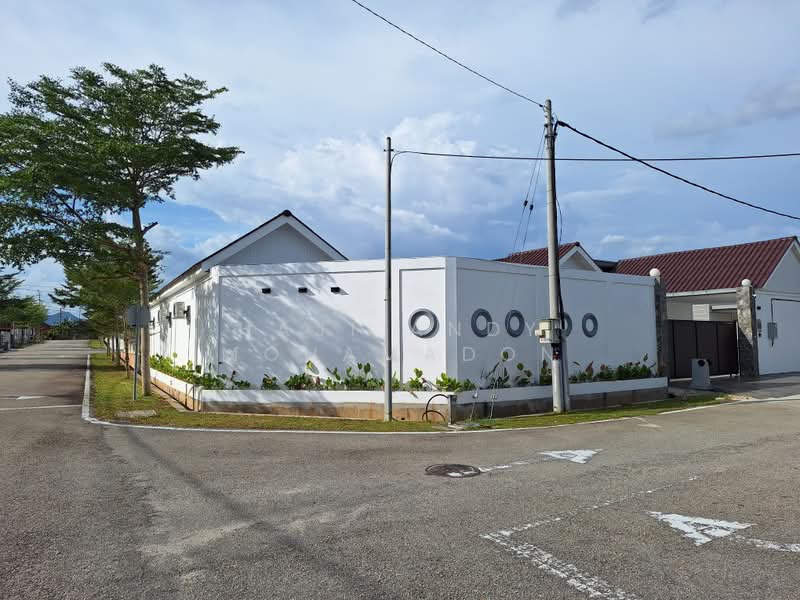Bungalow for Sale in Taman Sri Lambak (Kluang) - Haji Andy Mohamadon - PropertyGuru.com.my