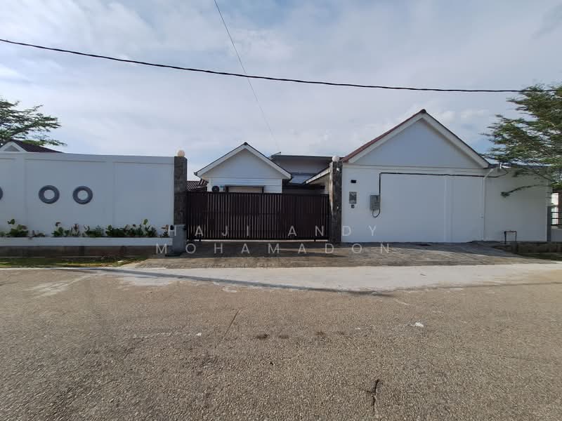 Bungalow for Sale in Taman Sri Lambak (Kluang) - Haji Andy Mohamadon - Exterior - PropertyGuru.com.my