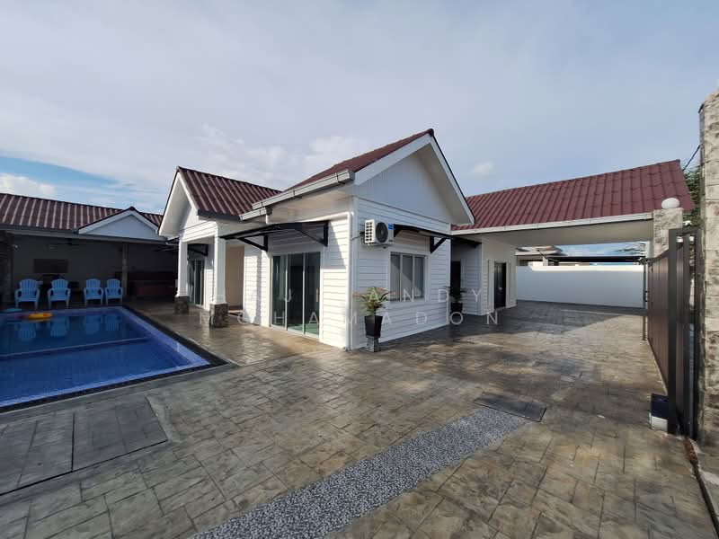 Bungalow for Sale in Taman Sri Lambak (Kluang) - Haji Andy Mohamadon - Exterior - PropertyGuru.com.my