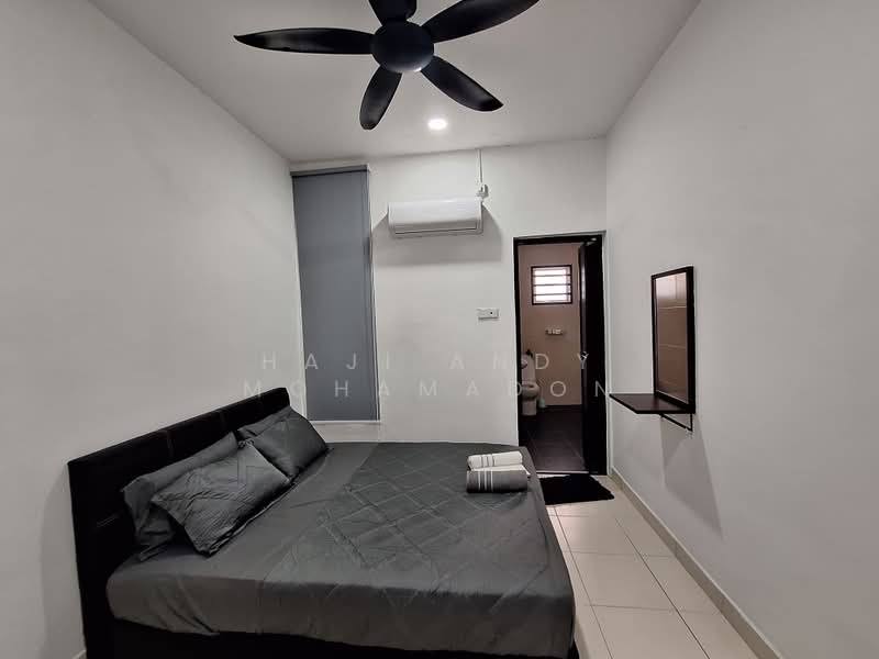 Bungalow for Sale in Taman Sri Lambak (Kluang) - Haji Andy Mohamadon - Bedroom - PropertyGuru.com.my