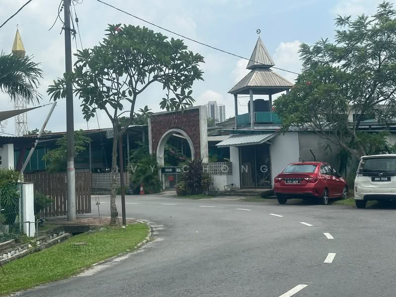1-storey Terraced House for Sale in Bandar Kinrara Seksyen 1 (Bandar Kinrara) - Ivy Chong - Exterior - PropertyGuru.com.my