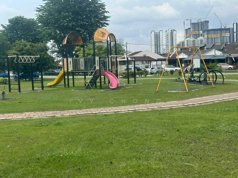 1-storey Terraced House for Sale in Bandar Kinrara Seksyen 1 (Bandar Kinrara) - Ivy Chong - Exterior - PropertyGuru.com.my