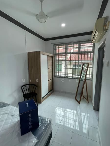 Rumah Teres 2 Tingkat untuk Disewa di Taman Seri Orkid (Skudai) - Merry Chua - Bedroom - PropertyGuru.com.my