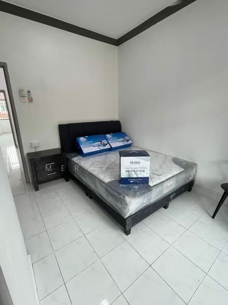 Rumah Teres 2 Tingkat untuk Disewa di Taman Seri Orkid (Skudai) - Merry Chua - Bedroom - PropertyGuru.com.my