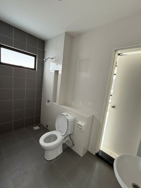 Rumah Teres 2 Tingkat untuk Disewa di Eco Grandeur (Puncak Alam) - Ms Teh - Bathroom - PropertyGuru.com.my