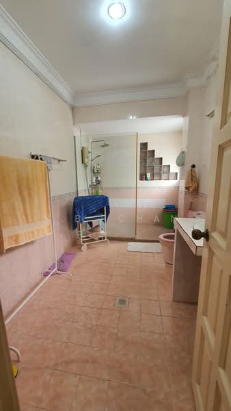 Rumah Teres 2-Tingkat untuk Dijual di Usj 16 (Subang Jaya) - K.B. Chan - Bathroom - PropertyGuru.com.my