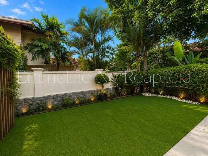 Rumah Berkembar untuk Dijual di Damansara Heights (Kuala Lumpur) - Emmeline Ng - Front Garden - PropertyGuru.com.my