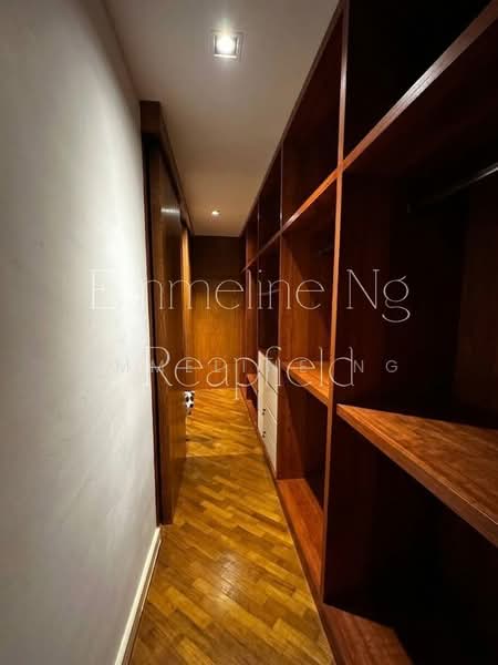 Rumah Berkembar untuk Dijual di Damansara Heights (Kuala Lumpur) - Emmeline Ng - Current Master Wardrobe - PropertyGuru.com.my