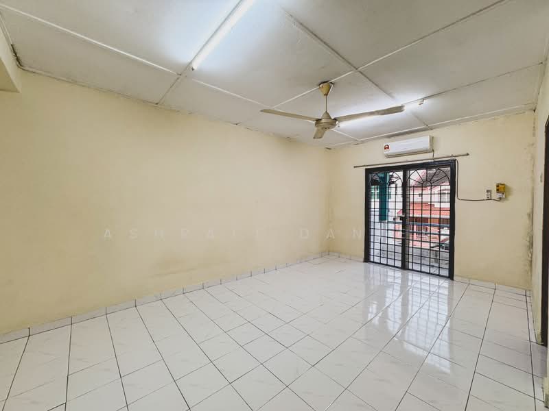 Rumah Teres untuk Disewa di Bandar Country Homes (Rawang) - Ashraff Daniel - Interior - PropertyGuru.com.my