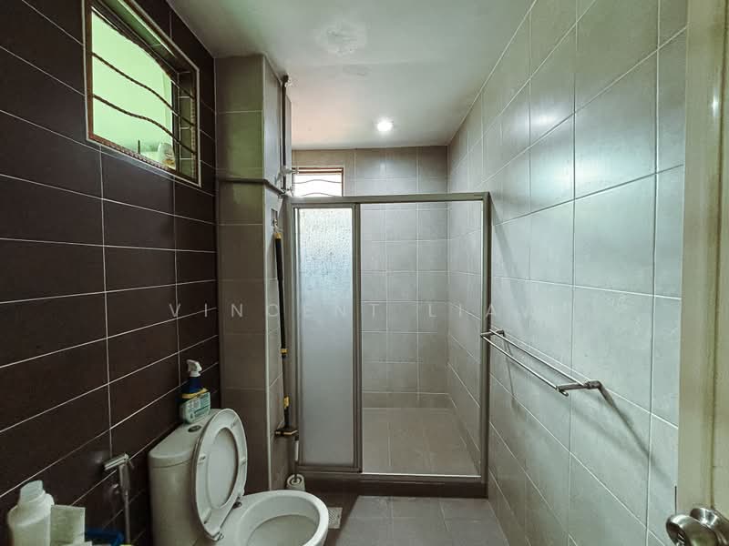 Rumah Teres 2 Tingkat untuk Dijual di Seksyen 11 (Kota Damansara) - Vincent Liaw - Bathroom - PropertyGuru.com.my