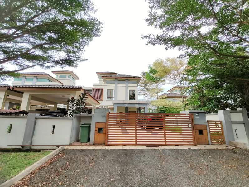 Rumah Berkembar untuk Dijual di Perdana College Heights (Mantin) - Adzura Zamedin - Exterior - PropertyGuru.com.my