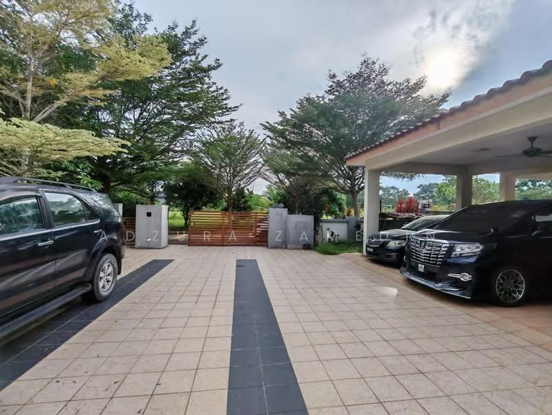 Rumah Berkembar untuk Dijual di Perdana College Heights (Mantin) - Adzura Zamedin - Exterior - PropertyGuru.com.my