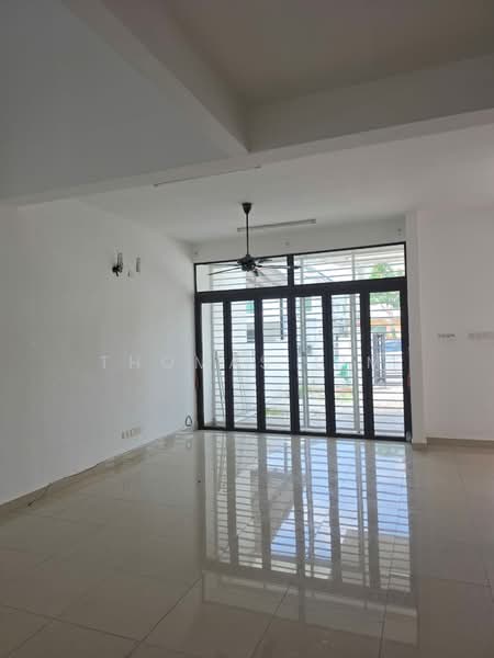 Rumah Teres 2 Tingkat untuk Disewa di Bukit Raja (Selangor) - Thomas Lim - Living Room - PropertyGuru.com.my