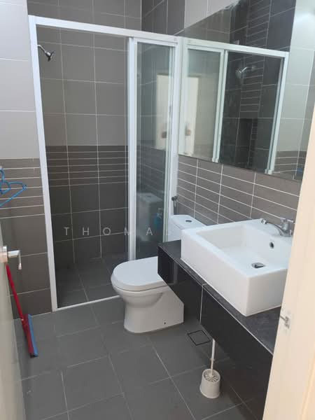 Rumah Teres 2 Tingkat untuk Disewa di Bukit Raja (Selangor) - Thomas Lim - Bathroom - PropertyGuru.com.my