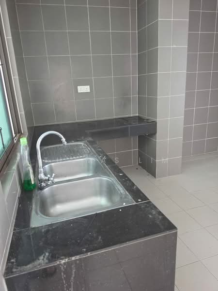 Rumah Teres 2 Tingkat untuk Disewa di Bukit Raja (Selangor) - Thomas Lim - Kitchen - PropertyGuru.com.my