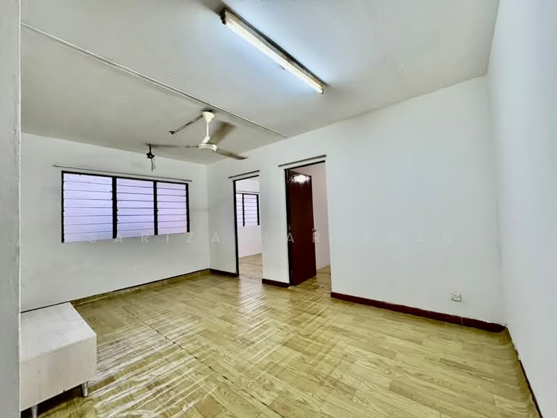 Rumah Flat untuk Dijual di Flat PKNS Seksyen 8 - Sariza Hartanah - Interior - PropertyGuru.com.my