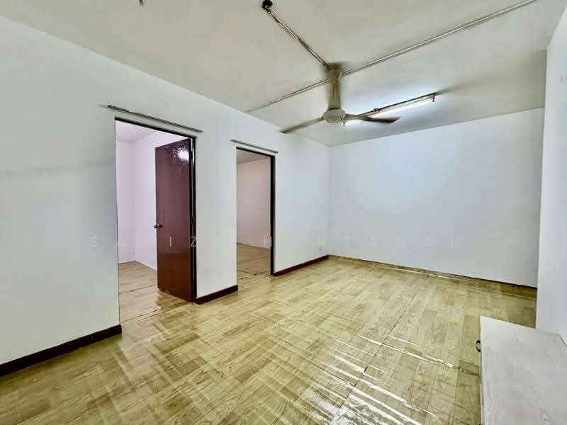 Rumah Flat untuk Dijual di Flat PKNS Seksyen 8 - Sariza Hartanah - Interior - PropertyGuru.com.my