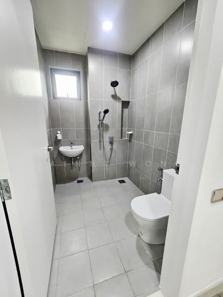 Kondominium untuk Disewa di Scots Pavilion - Rainny Wong - Bathroom - PropertyGuru.com.my