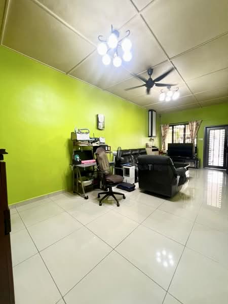 Semi-Detached House for Sale in Taman Century (Johor Bahru) - Yik Tat - PropertyGuru.com.my