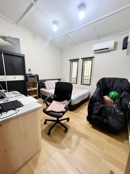 Semi-Detached House for Sale in Taman Century (Johor Bahru) - Yik Tat - PropertyGuru.com.my