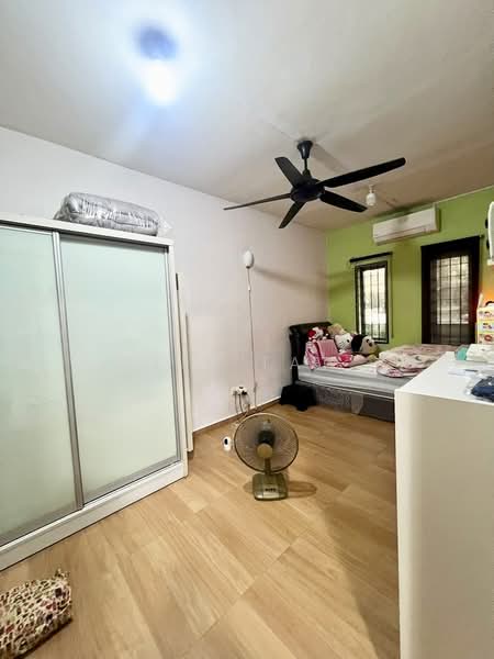 Semi-Detached House for Sale in Taman Century (Johor Bahru) - Yik Tat - PropertyGuru.com.my