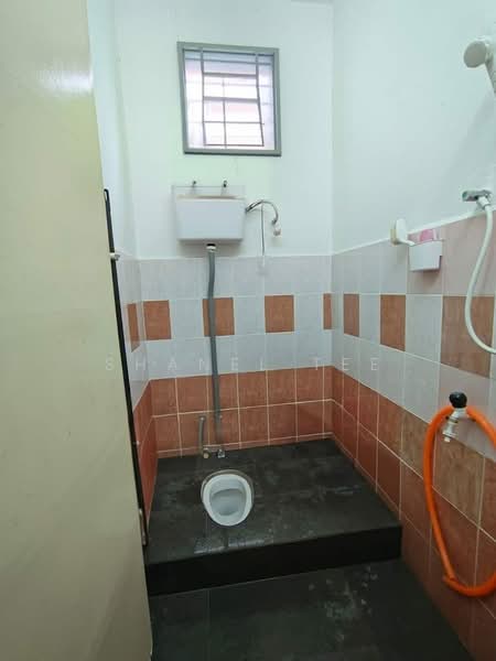 1-storey Terraced House for Sale in Bandar Seri Impian (Kluang) - Shanel Tee - Bathroom - PropertyGuru.com.my