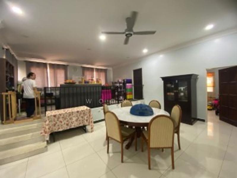 Bungalow House untuk Dijual di Taman Datuk Palembang (Bukit Baru) - Woon . - Dining Room - PropertyGuru.com.my