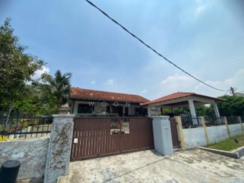 Bungalow House untuk Dijual di Taman Datuk Palembang (Bukit Baru) - Woon . - Exterior - PropertyGuru.com.my
