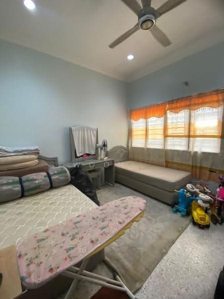 Bungalow House untuk Dijual di Taman Datuk Palembang (Bukit Baru) - Woon . - Bedroom - PropertyGuru.com.my