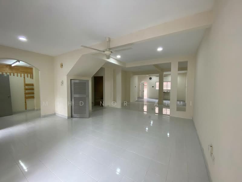 Rumah Teres 2 Tingkat untuk Dijual di Hulu Langat (Selangor) - Mohd Nor Fahmi - Living Room - PropertyGuru.com.my
