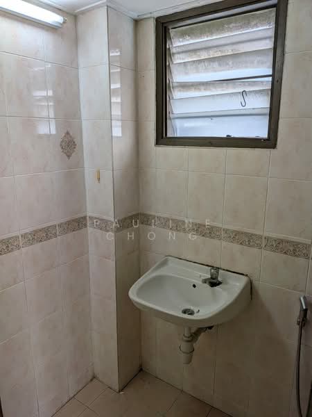 Pangsapuri untuk Dijual di Subang Perdana Goodyear Court 10 - Pauline Chong - Bathroom - PropertyGuru.com.my