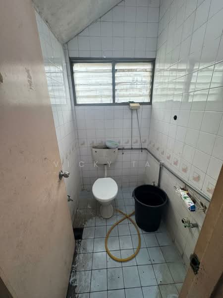 Factory for Sale in Taman Bukit Maluri (Kepong) - Vicky Tay - Bathroom - PropertyGuru.com.my