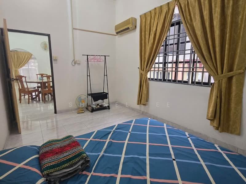 Bungalow for Sale in Taman Sri Kluang (Kluang) - Shanel Tee - Bedroom - PropertyGuru.com.my