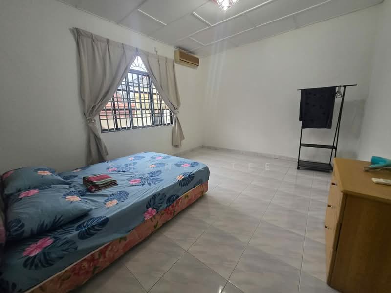 Bungalow for Sale in Taman Sri Kluang (Kluang) - Shanel Tee - Bedroom - PropertyGuru.com.my