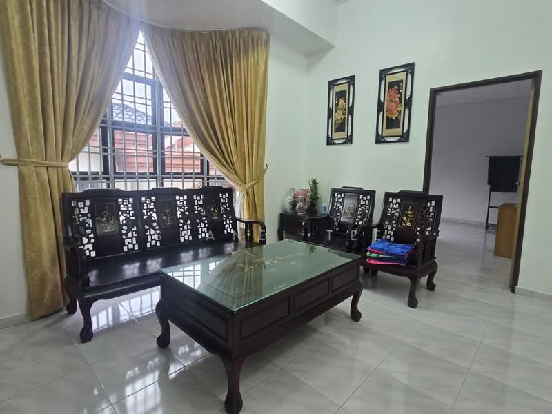 Bungalow for Sale in Taman Sri Kluang (Kluang) - Shanel Tee - Living Room - PropertyGuru.com.my