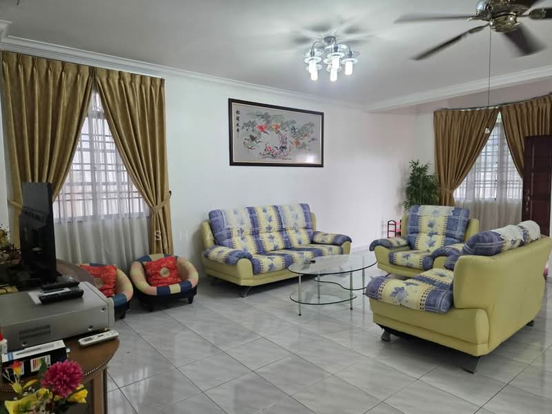 Bungalow for Sale in Taman Sri Kluang (Kluang) - Shanel Tee - Living Room - PropertyGuru.com.my