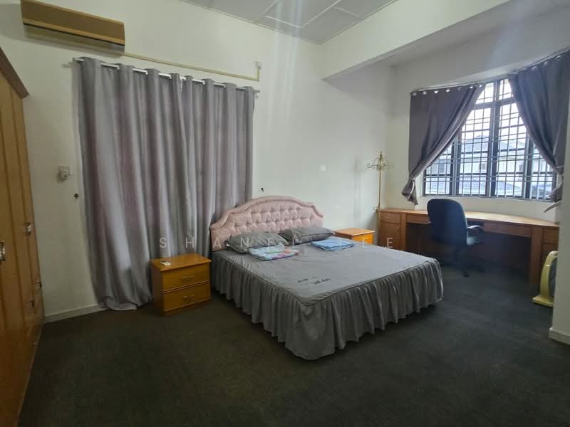 Bungalow for Sale in Taman Sri Kluang (Kluang) - Shanel Tee - Bedroom - PropertyGuru.com.my