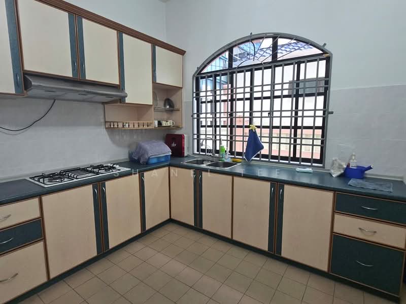 Bungalow for Sale in Taman Sri Kluang (Kluang) - Shanel Tee - Kitchen - PropertyGuru.com.my