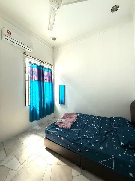 1-storey Terraced House for Rent in Kluang (Johor) - Shanel Tee - Bedroom - PropertyGuru.com.my